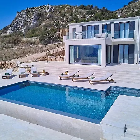 Muntaja Villa