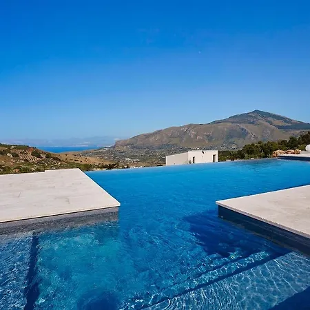 Muntaja Villa *